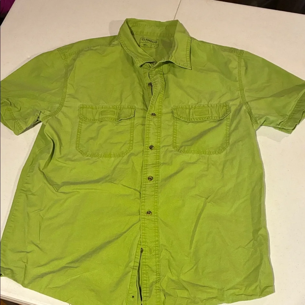 Magellan Outdoors Men's Bright Green Casual Button-Down Shirt - Picture 1 of 2